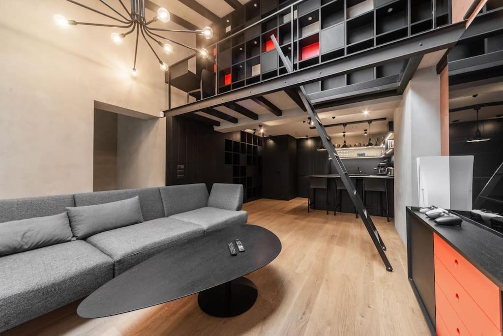 3 Storey Apartment With A Character And A Terrace Riga Eksteriør bilde