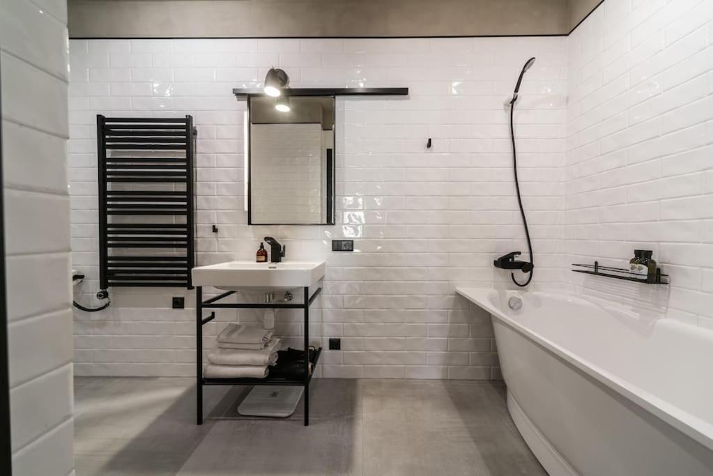 3 Storey Apartment With A Character And A Terrace Riga Eksteriør bilde