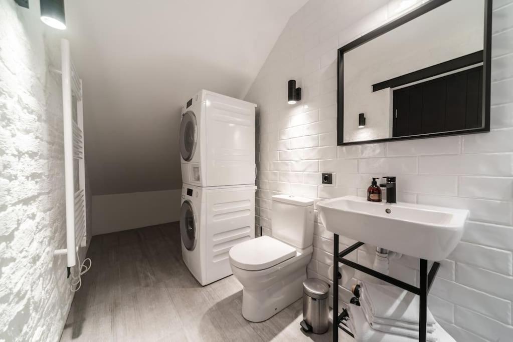 3 Storey Apartment With A Character And A Terrace Riga Eksteriør bilde